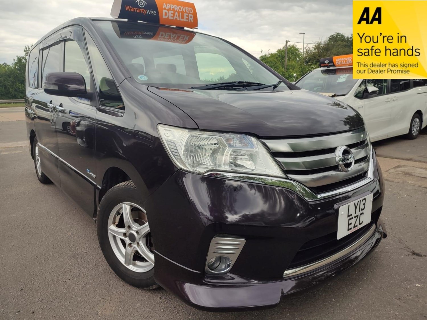 Nissan Serena Listing Image