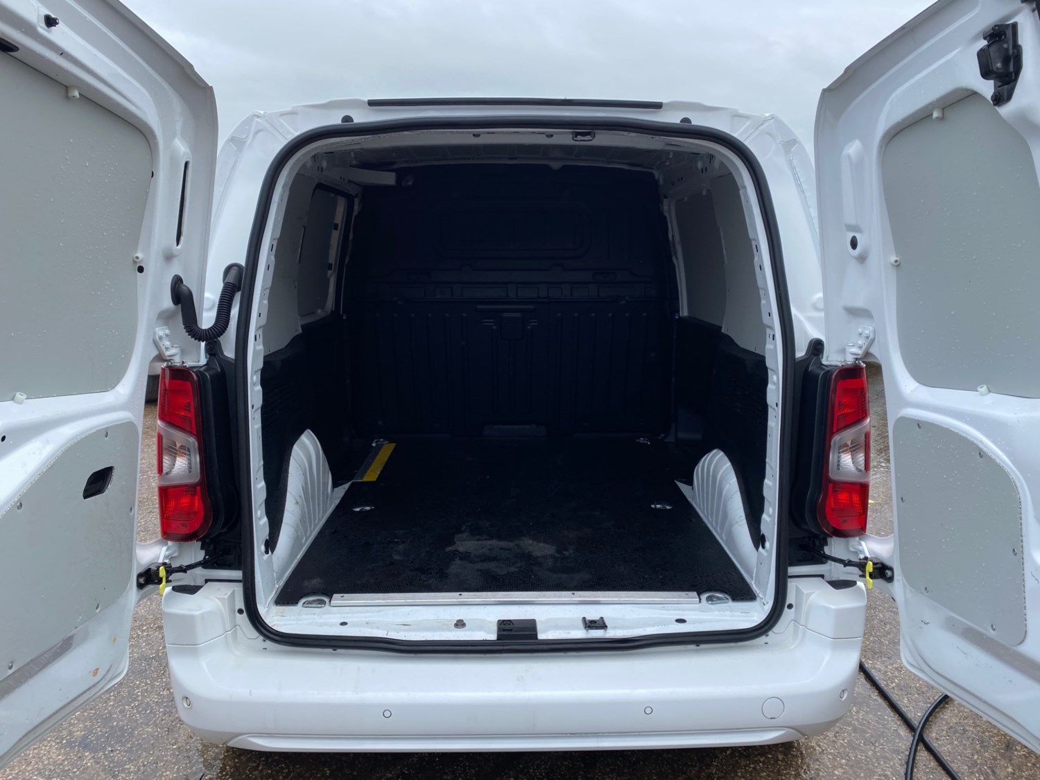 Vauxhall Combo Listing Image