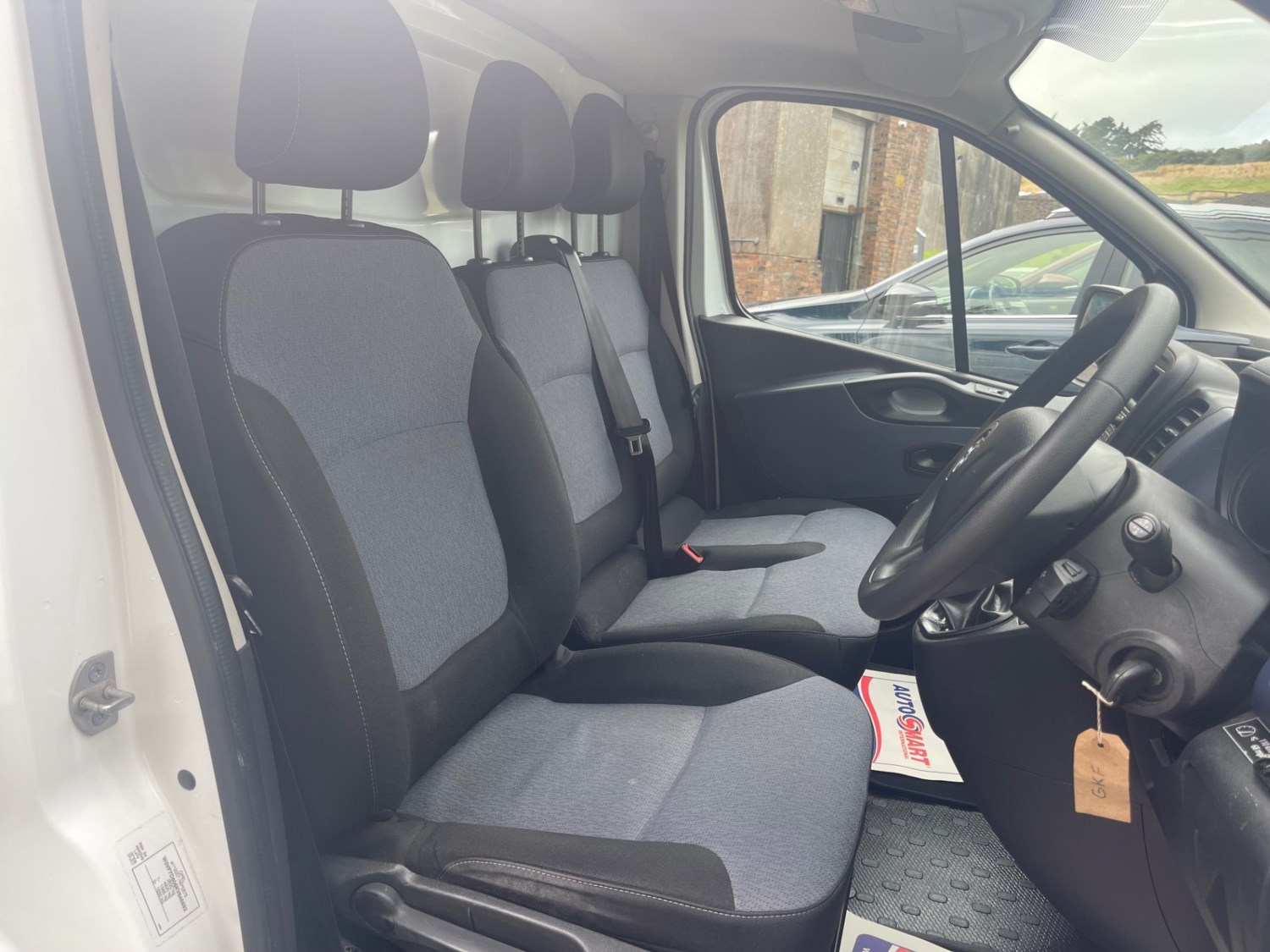 Vauxhall Vivaro Listing Image