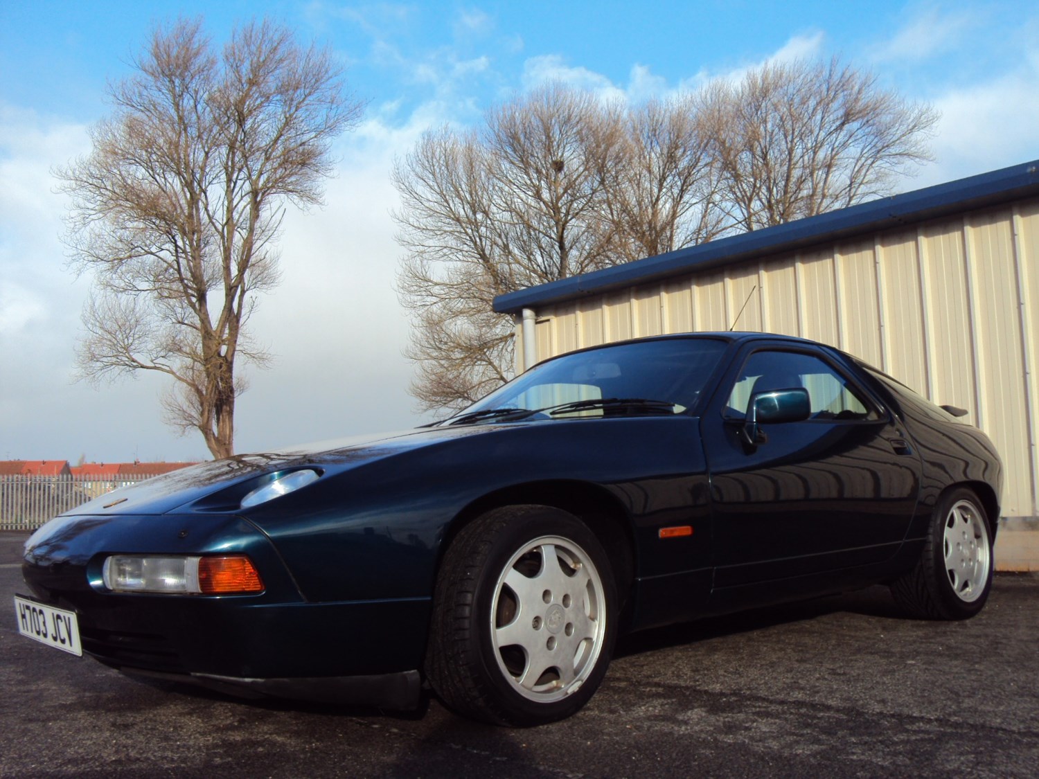 Porsche 928 Listing Image