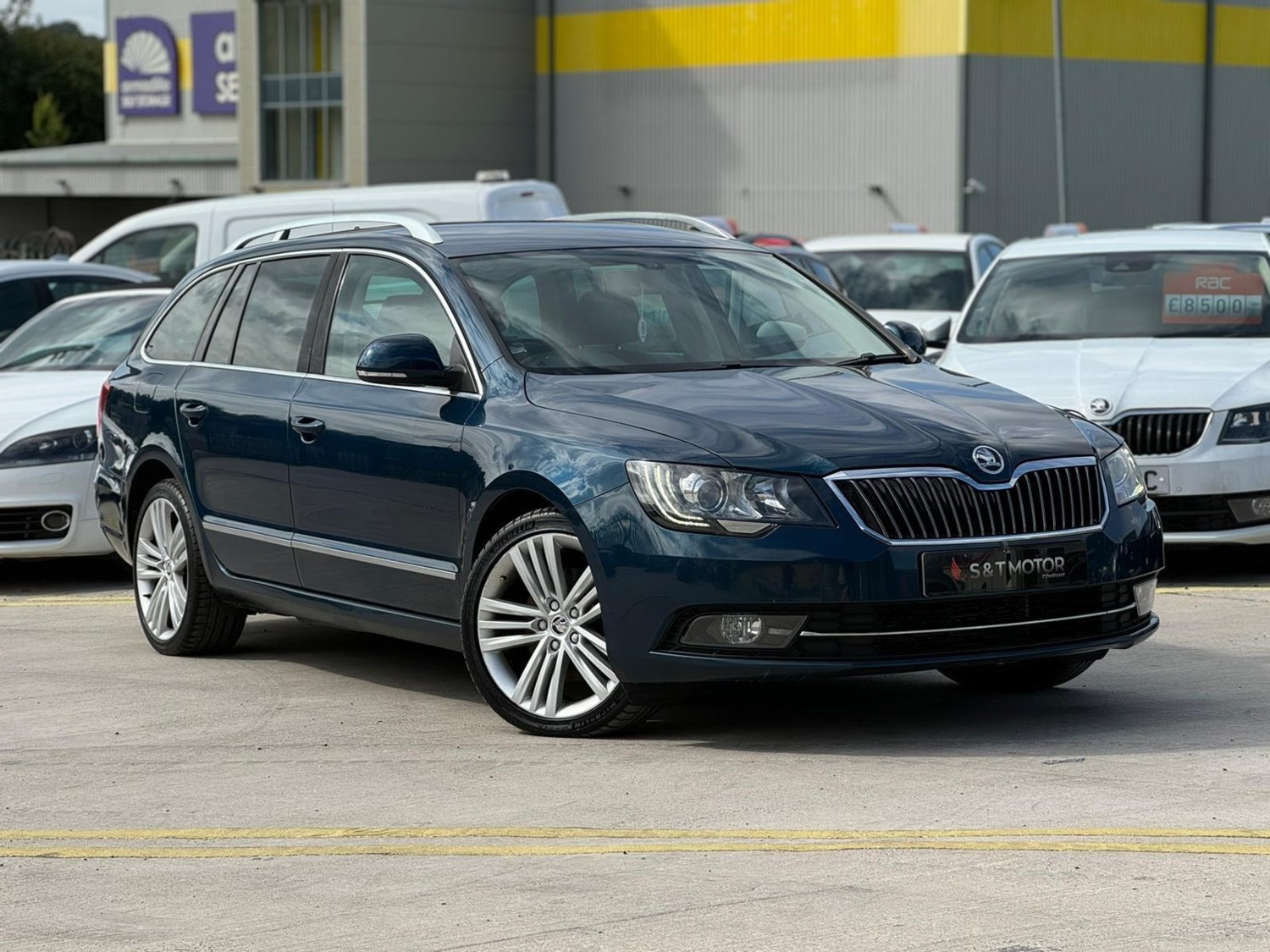 Skoda Superb Listing Image