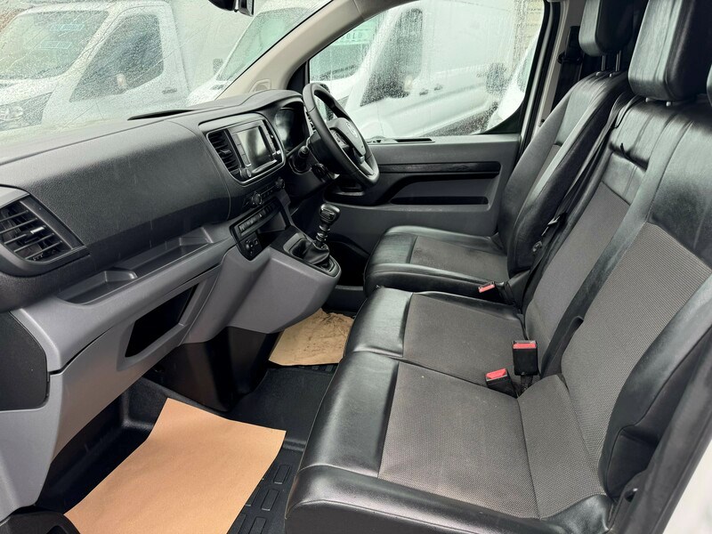 Vauxhall Vivaro Listing Image