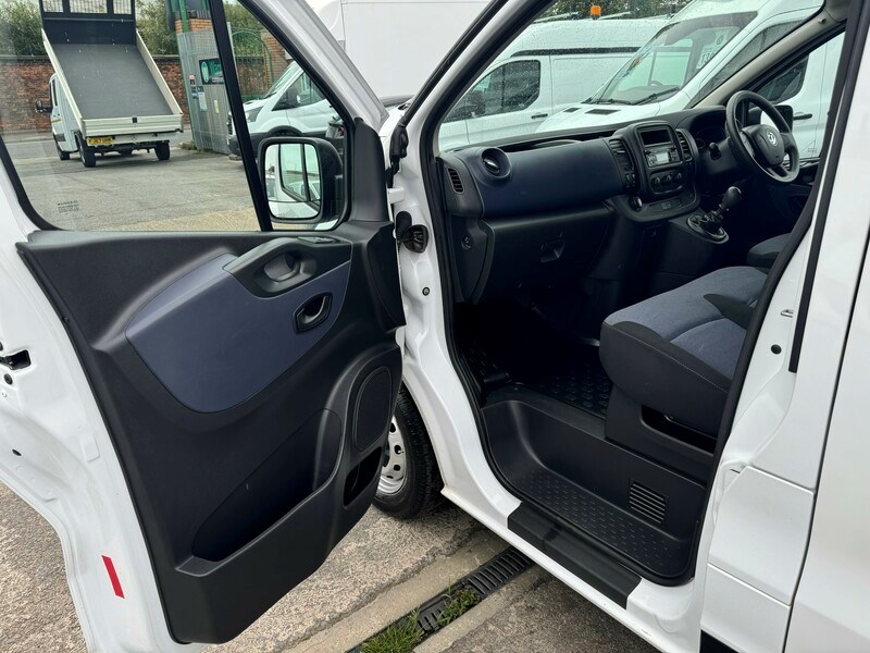 Vauxhall Vivaro Listing Image