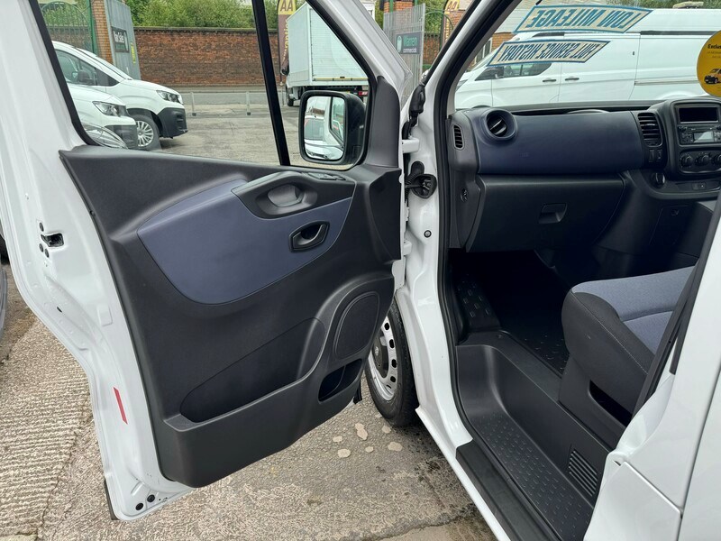 Vauxhall Vivaro Listing Image