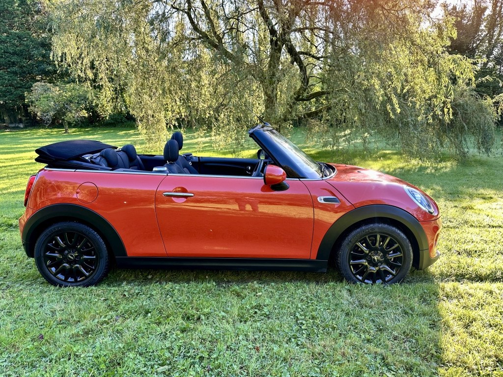 MINI Convertible Listing Image