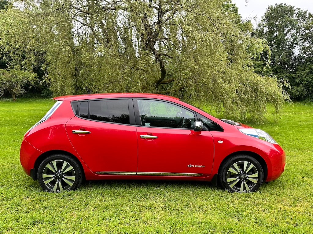 Nissan Leaf Listing Image