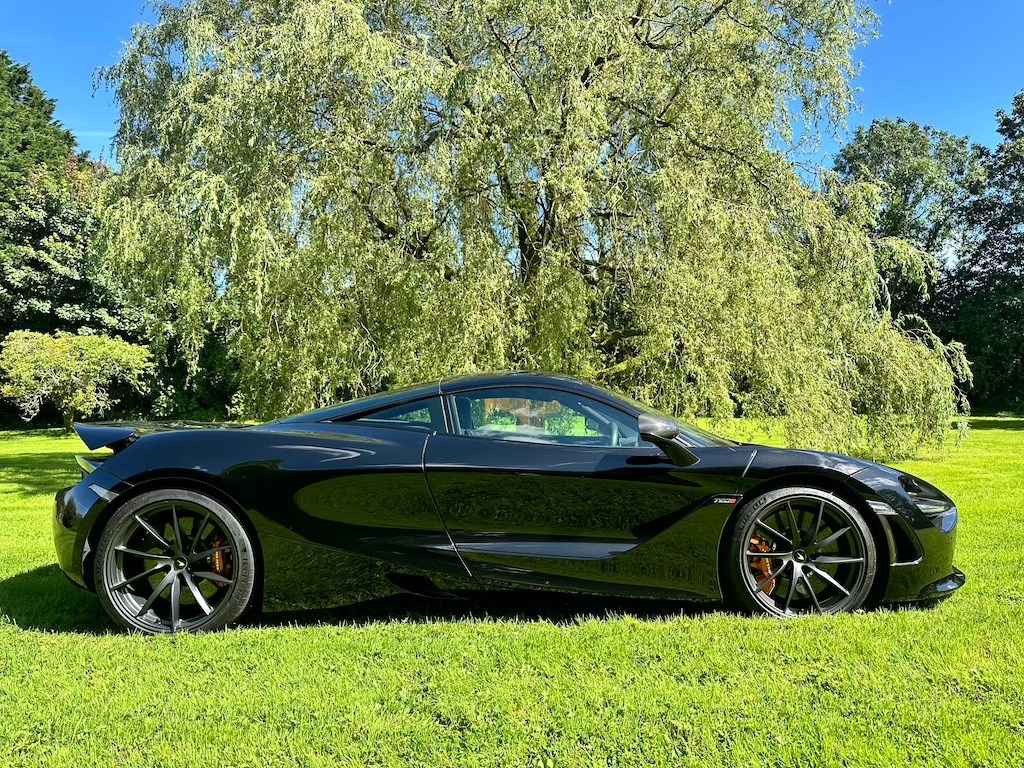 McLaren 720S Listing Image