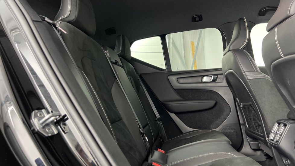 Volvo XC40 Listing Image