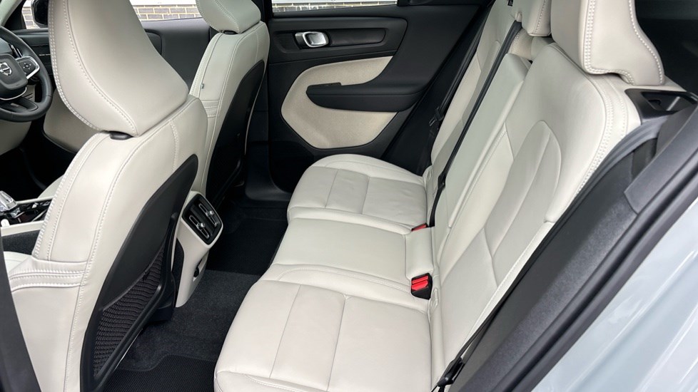 Volvo XC40 Listing Image