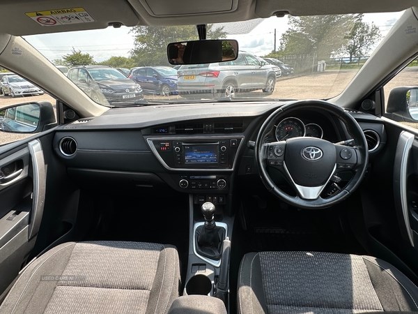 Toyota Auris Listing Image