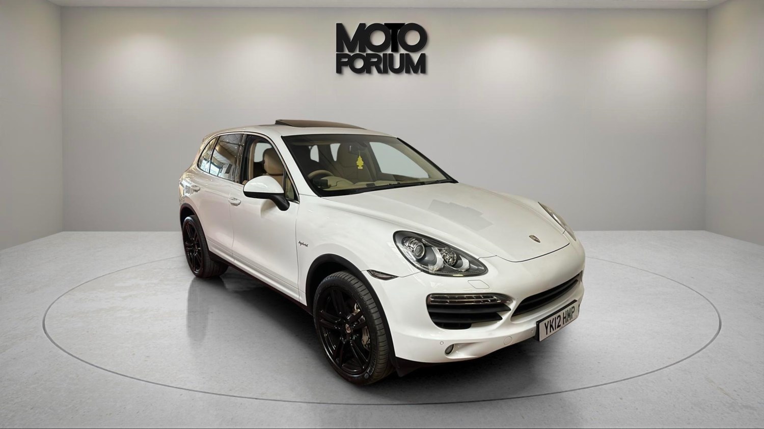 Porsche Cayenne Listing Image