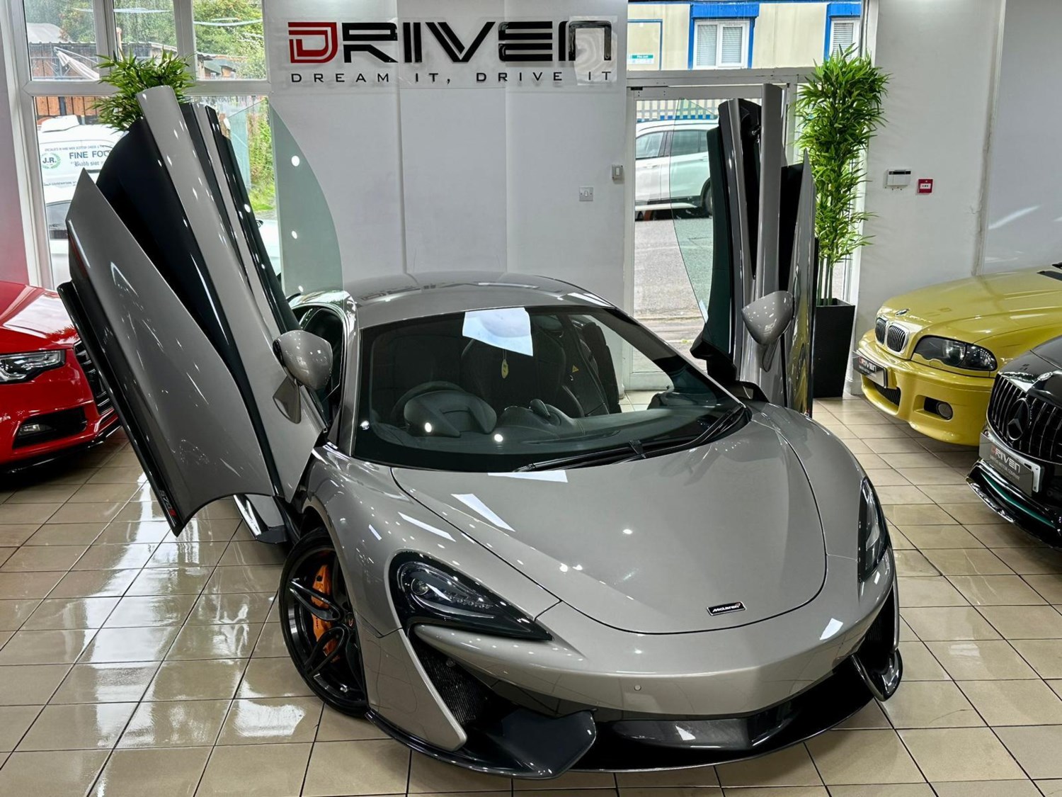 McLaren 570S Listing Image