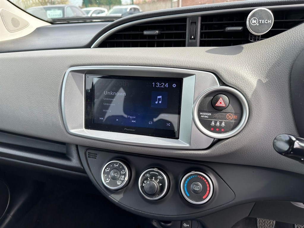 Toyota Yaris Listing Image