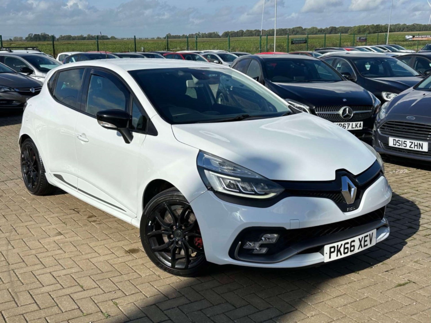 Renault Clio Listing Image