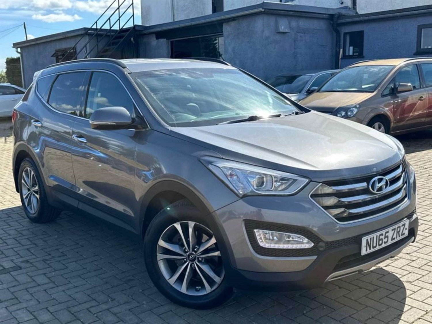 Hyundai Santa Fe Listing Image