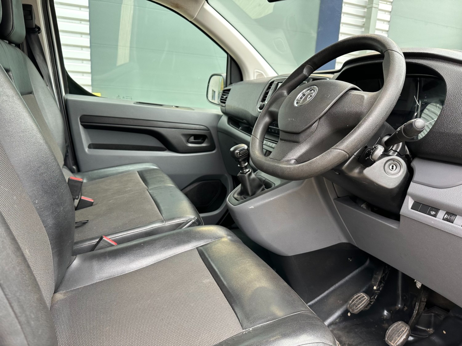 Vauxhall Vivaro Listing Image