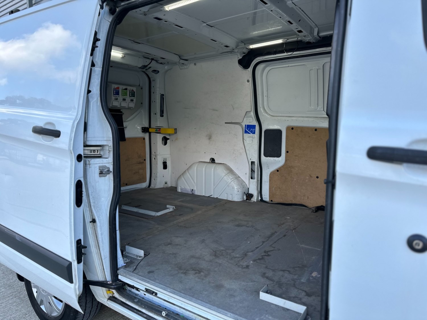 Ford Transit Custom Listing Image