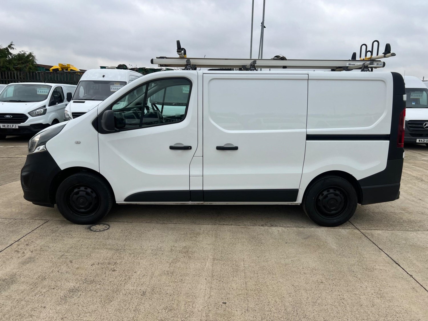 Vauxhall Vivaro Listing Image