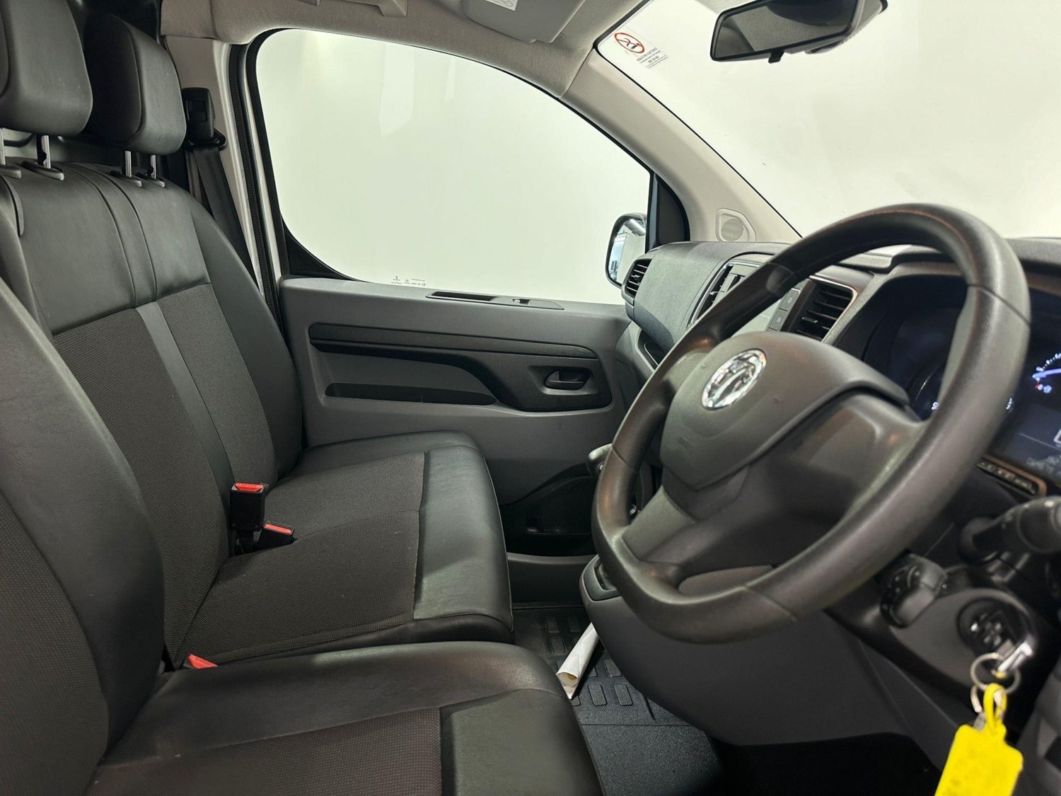 Vauxhall Vivaro Listing Image