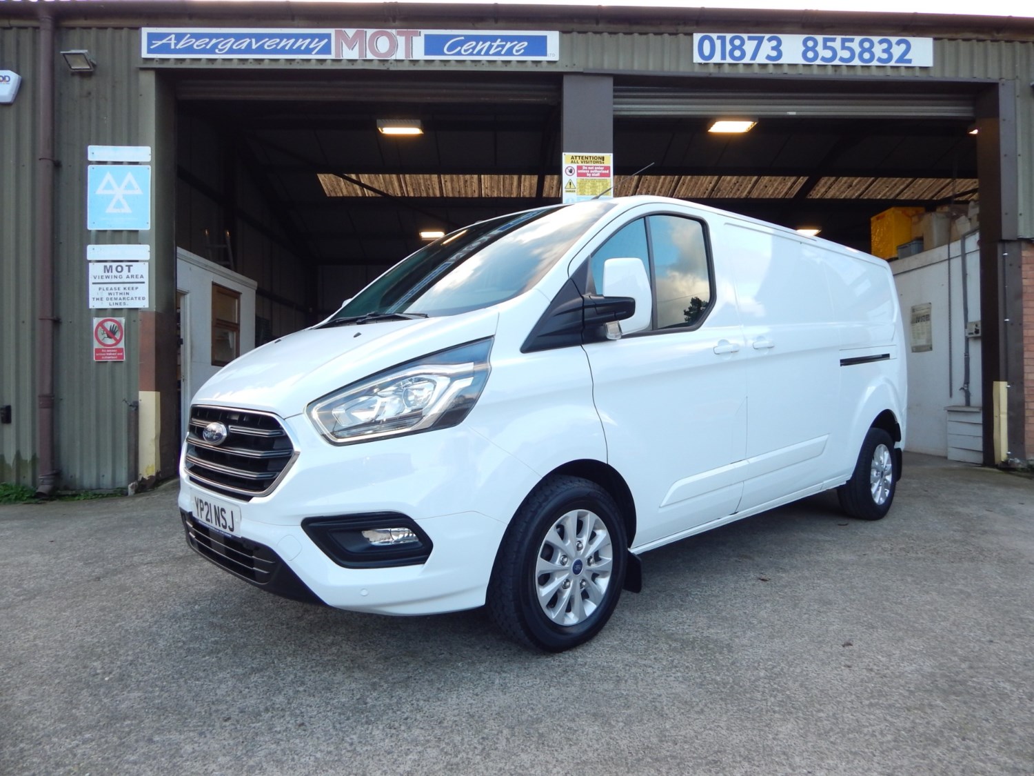 Ford Transit Custom Listing Image