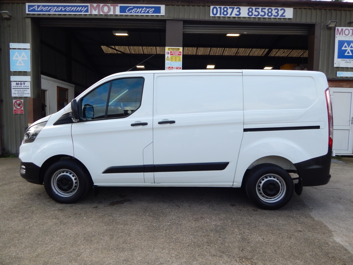 Ford Transit Custom Listing Image