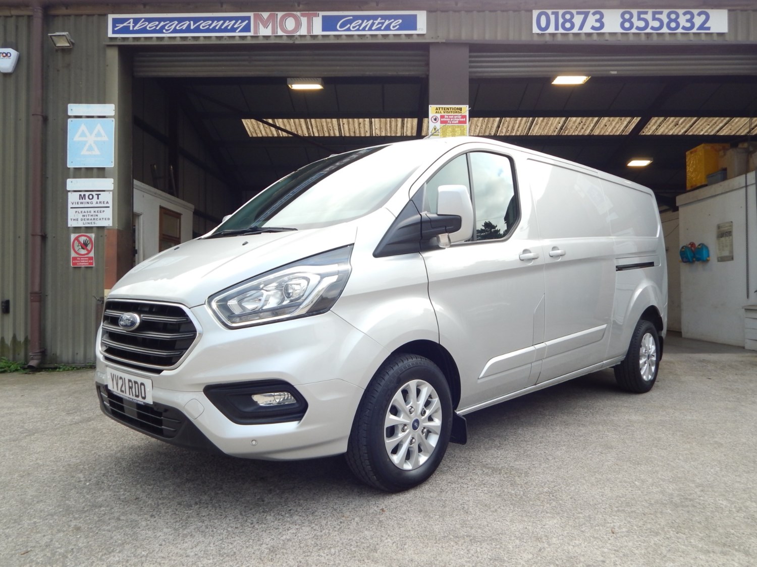 Ford Transit Custom Listing Image