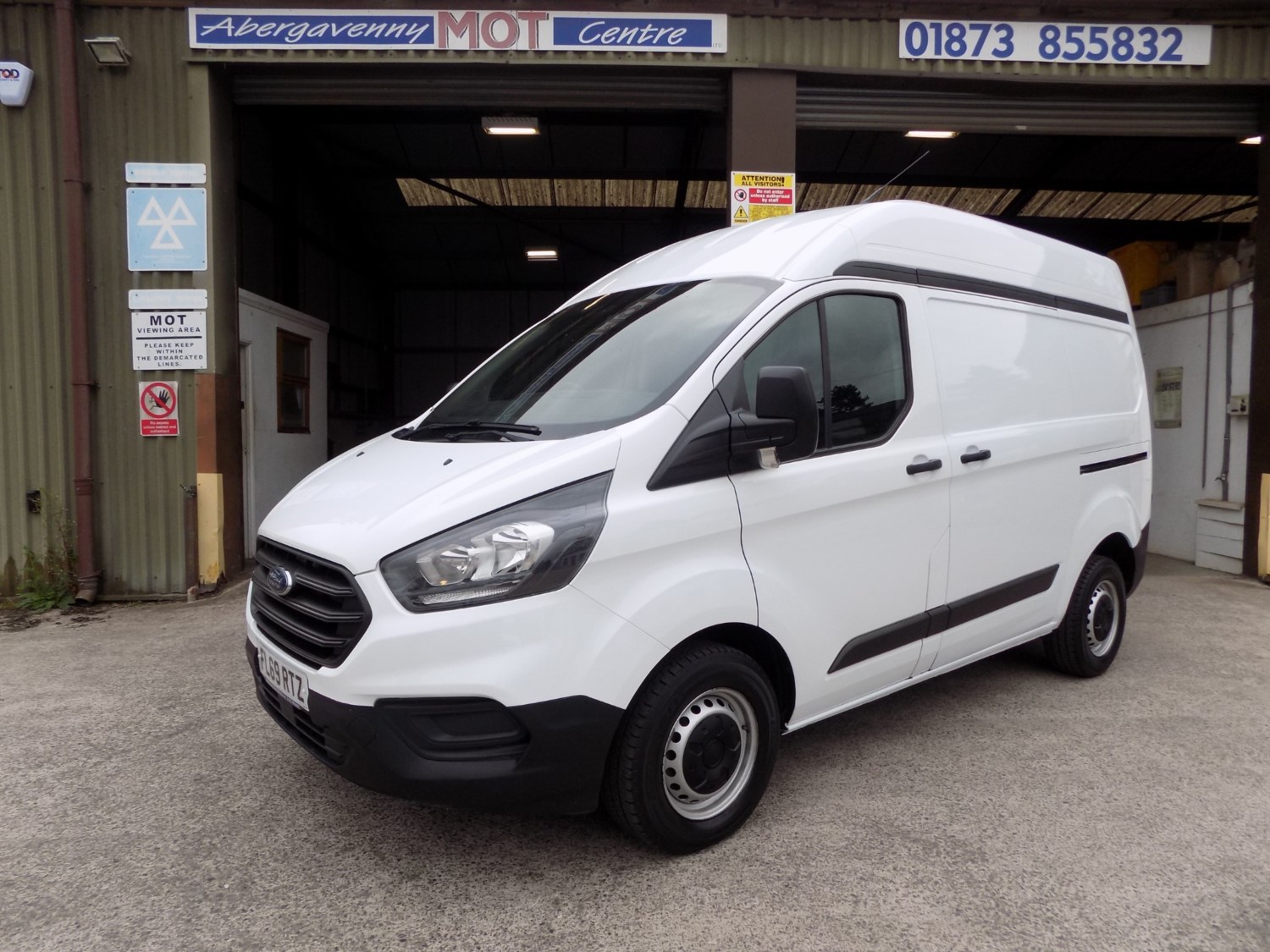 Ford Transit Custom Listing Image