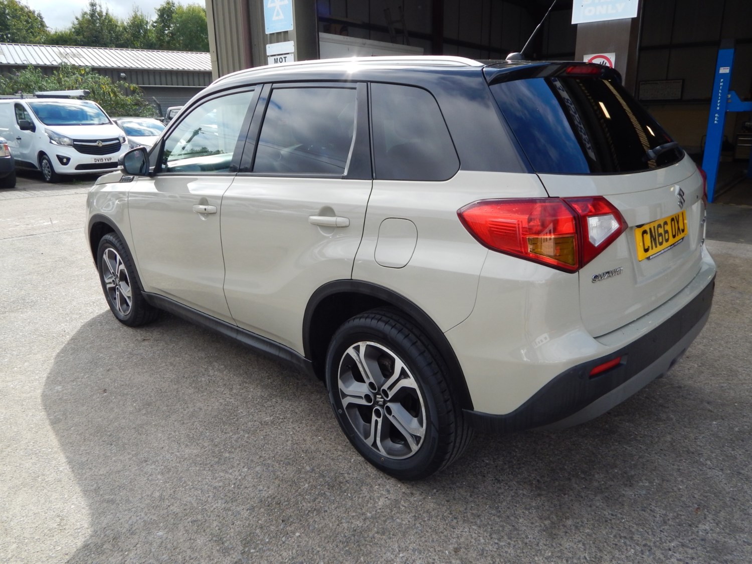 Suzuki Vitara Listing Image