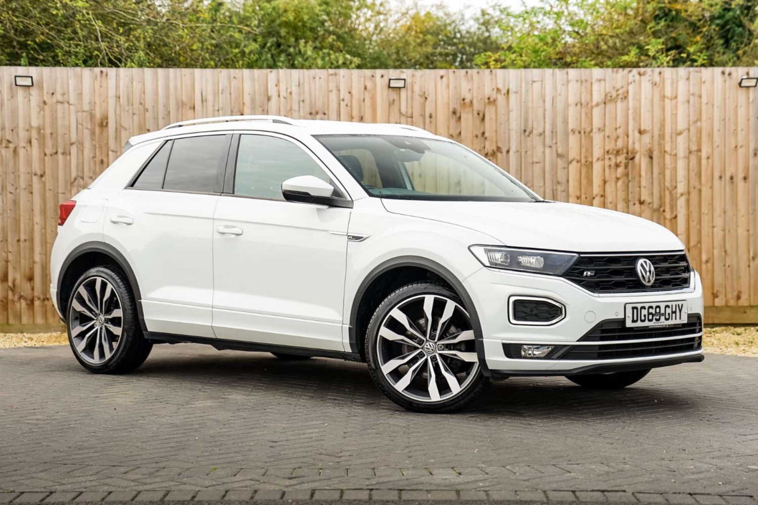 Volkswagen T-Roc Listing Image