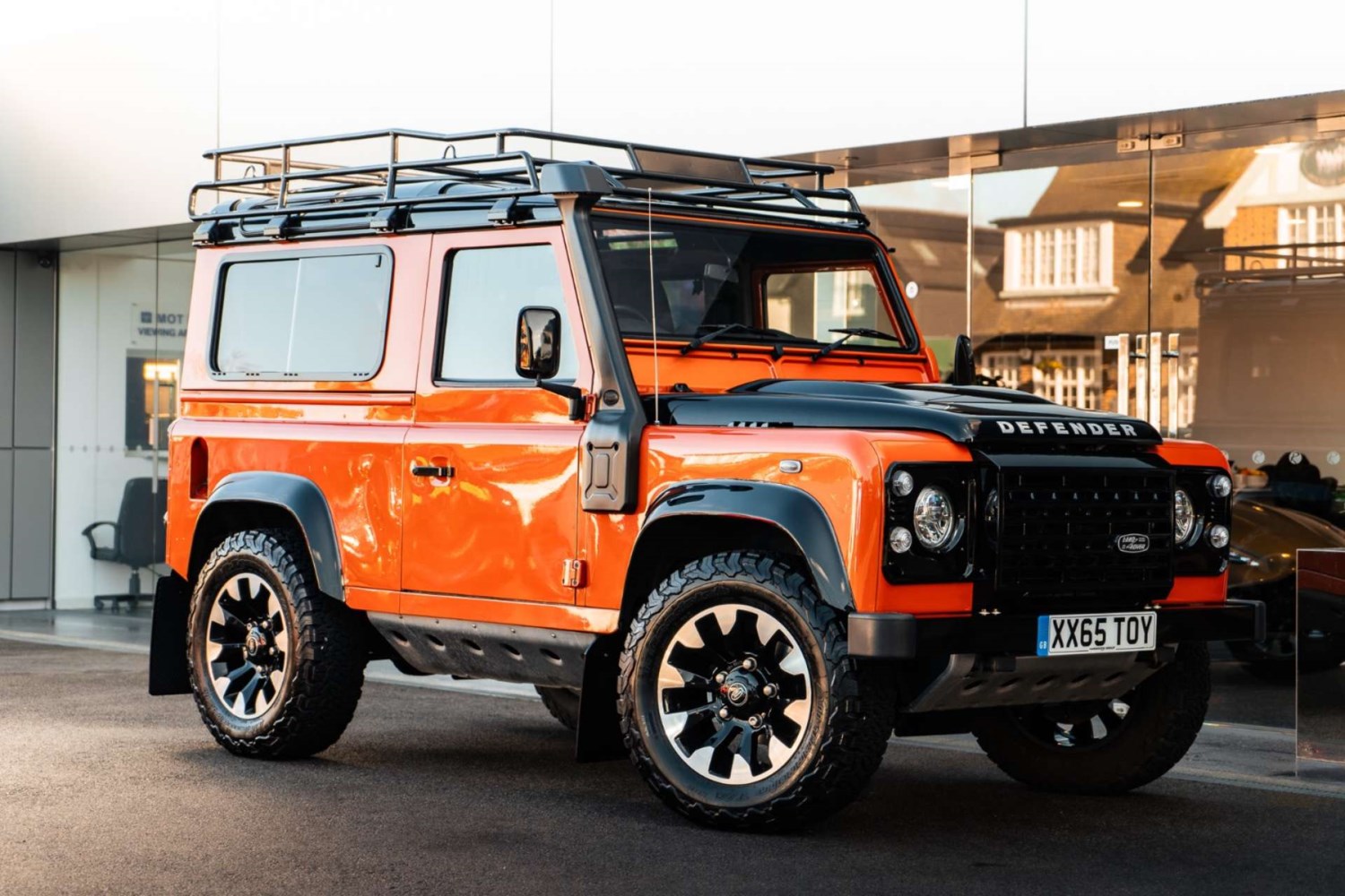 Land Rover Defender 90 Listing Image