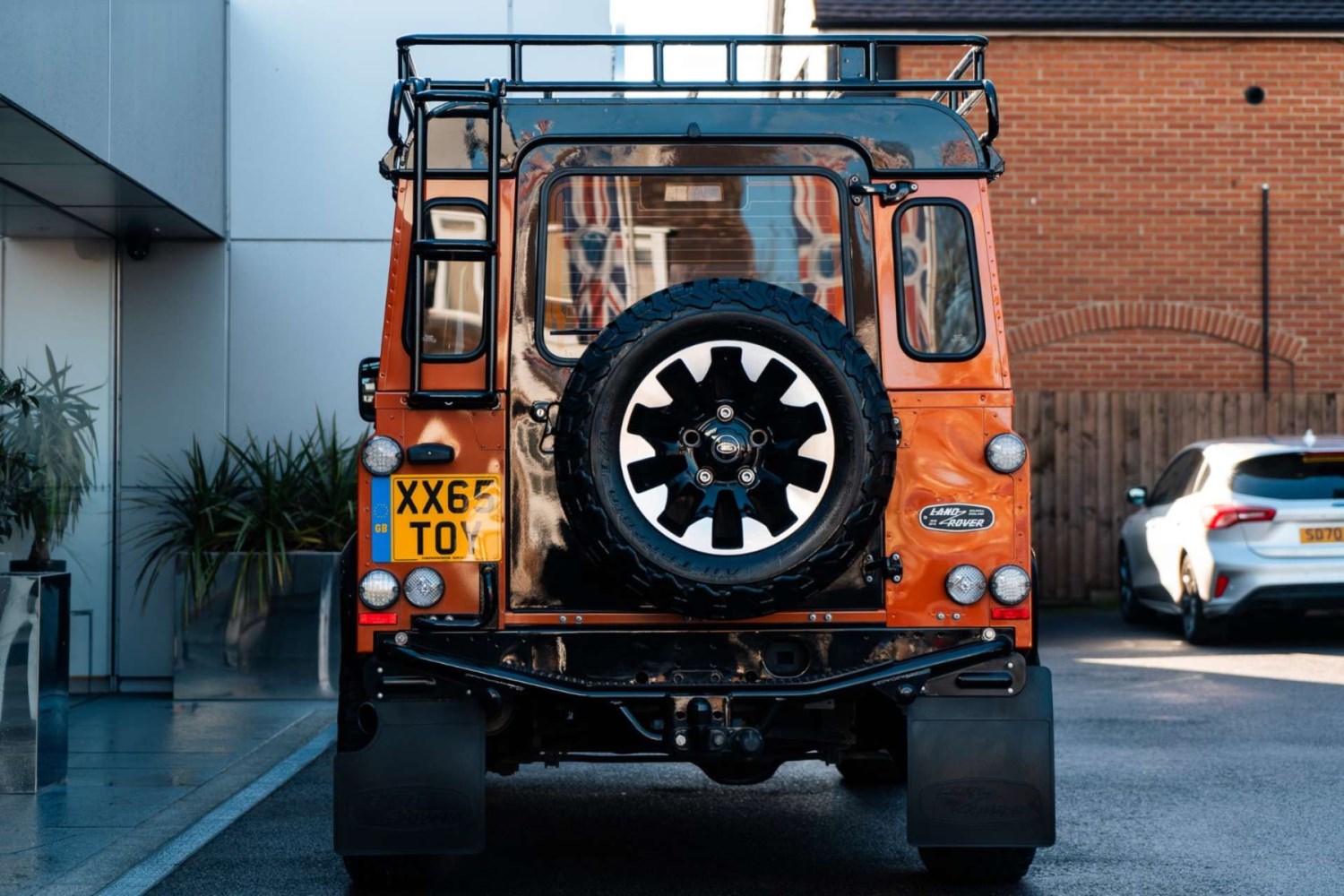 Land Rover Defender 90 Listing Image