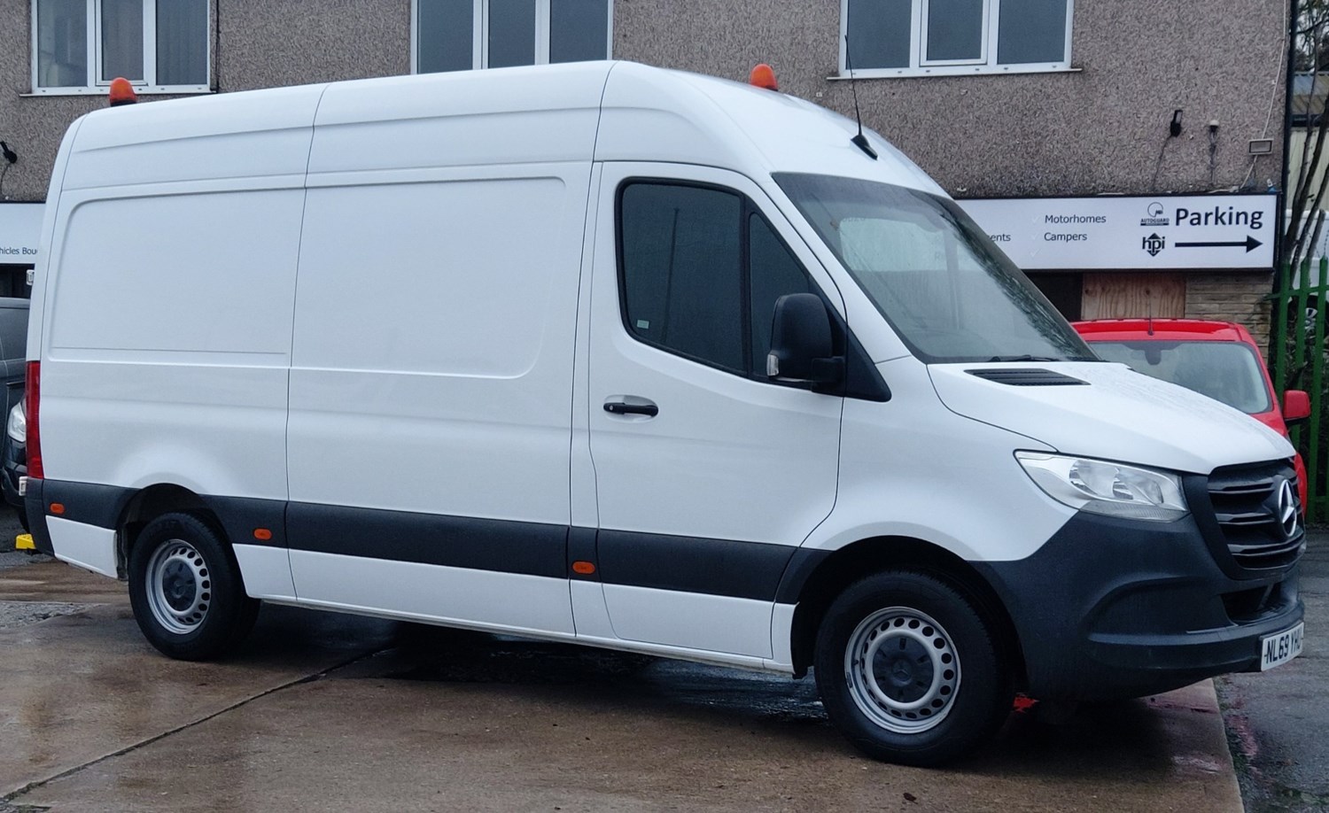 Mercedes-Benz Sprinter Listing Image