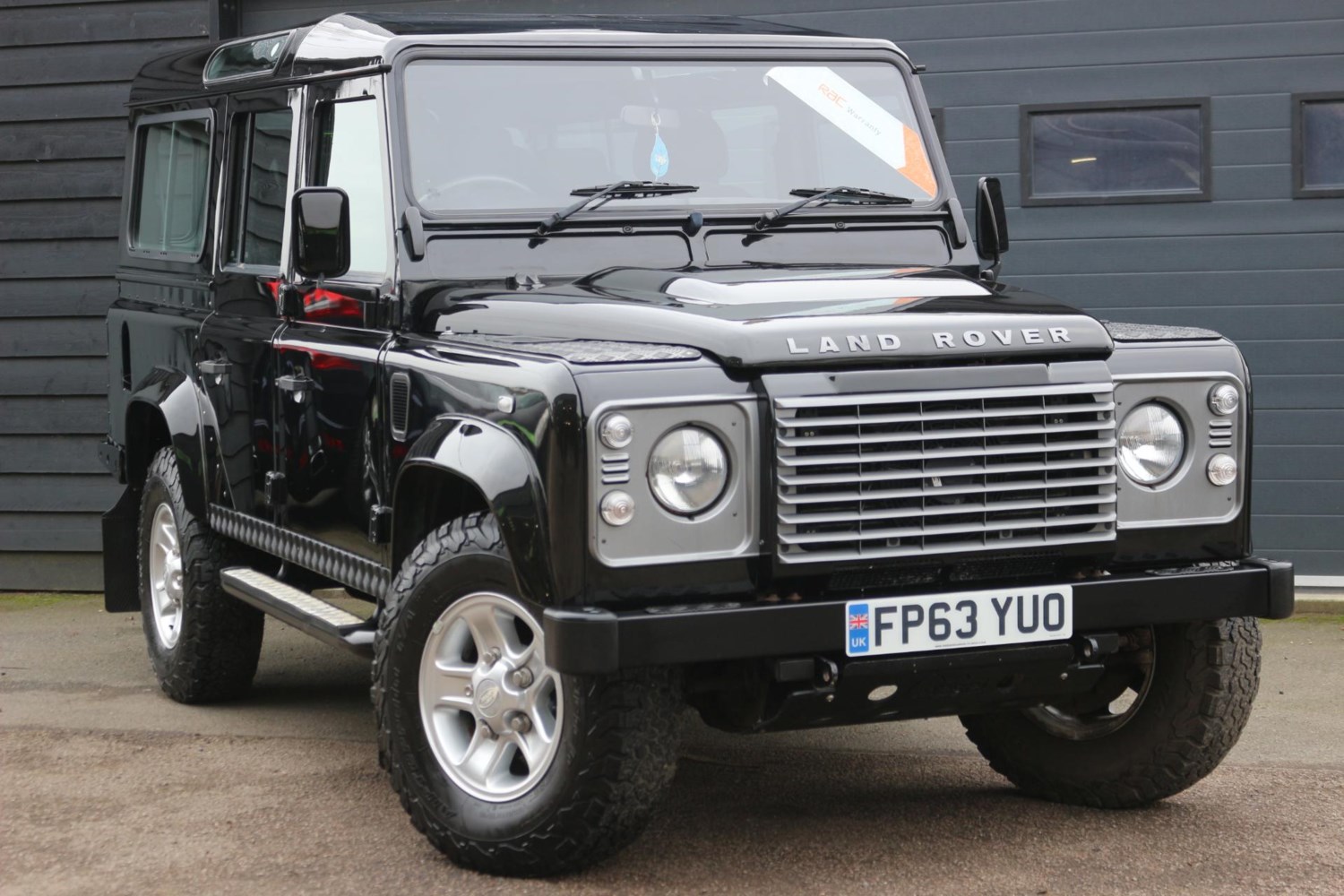 Land Rover Defender Listing Image