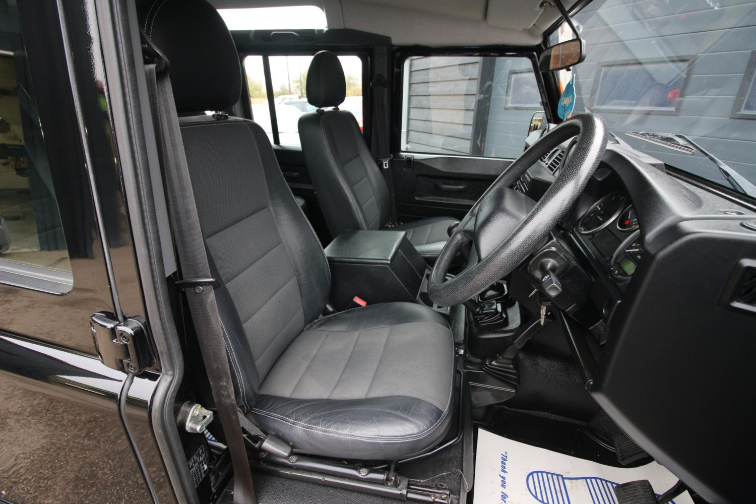 Land Rover Defender Listing Image