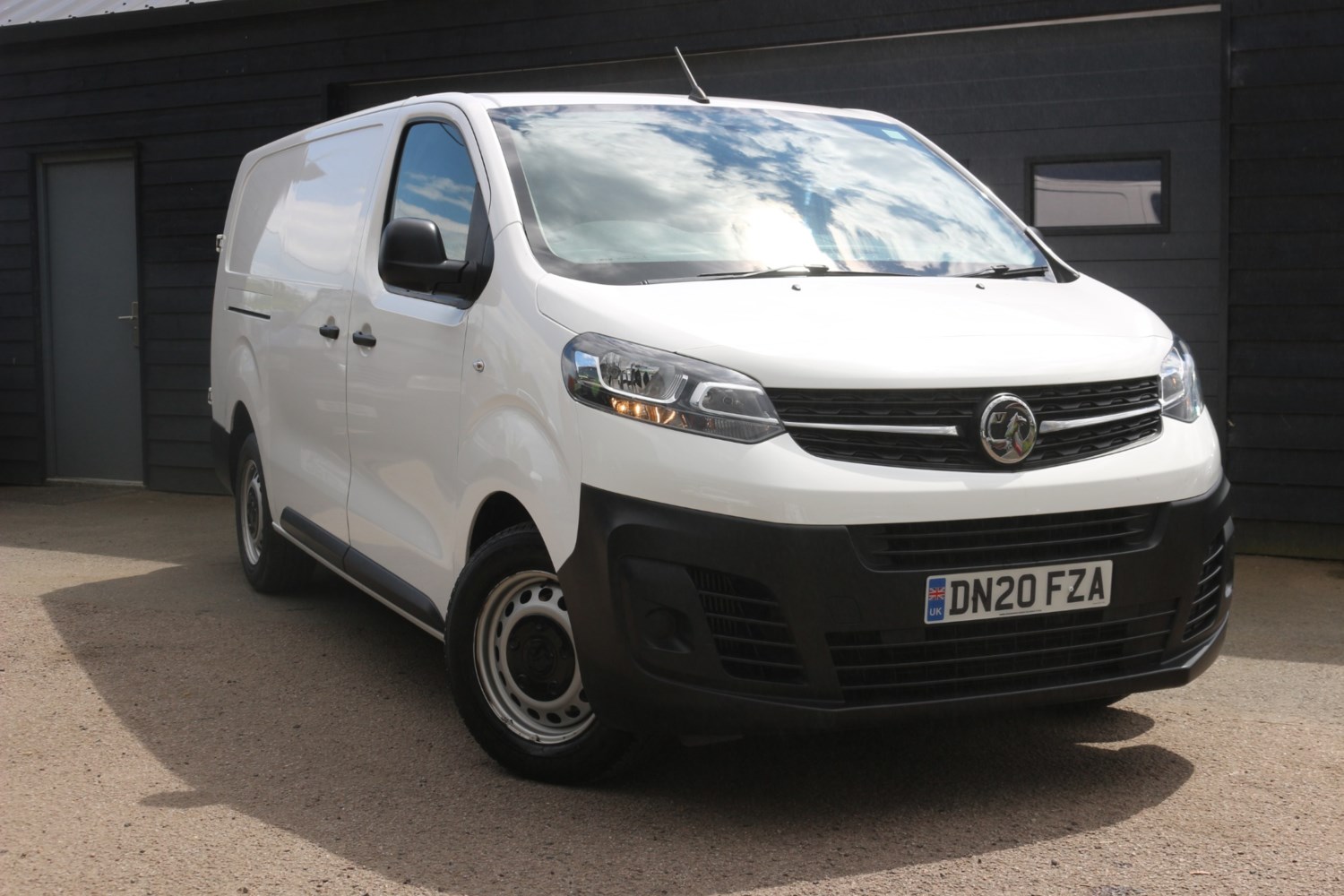 Vauxhall Vivaro Listing Image