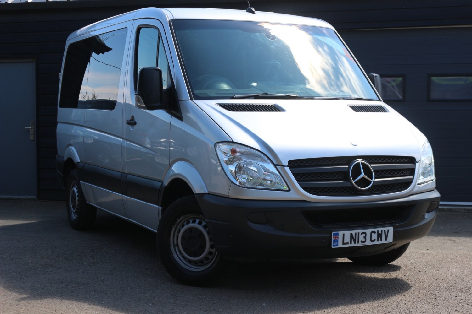 Mercedes-Benz Sprinter Listing Image