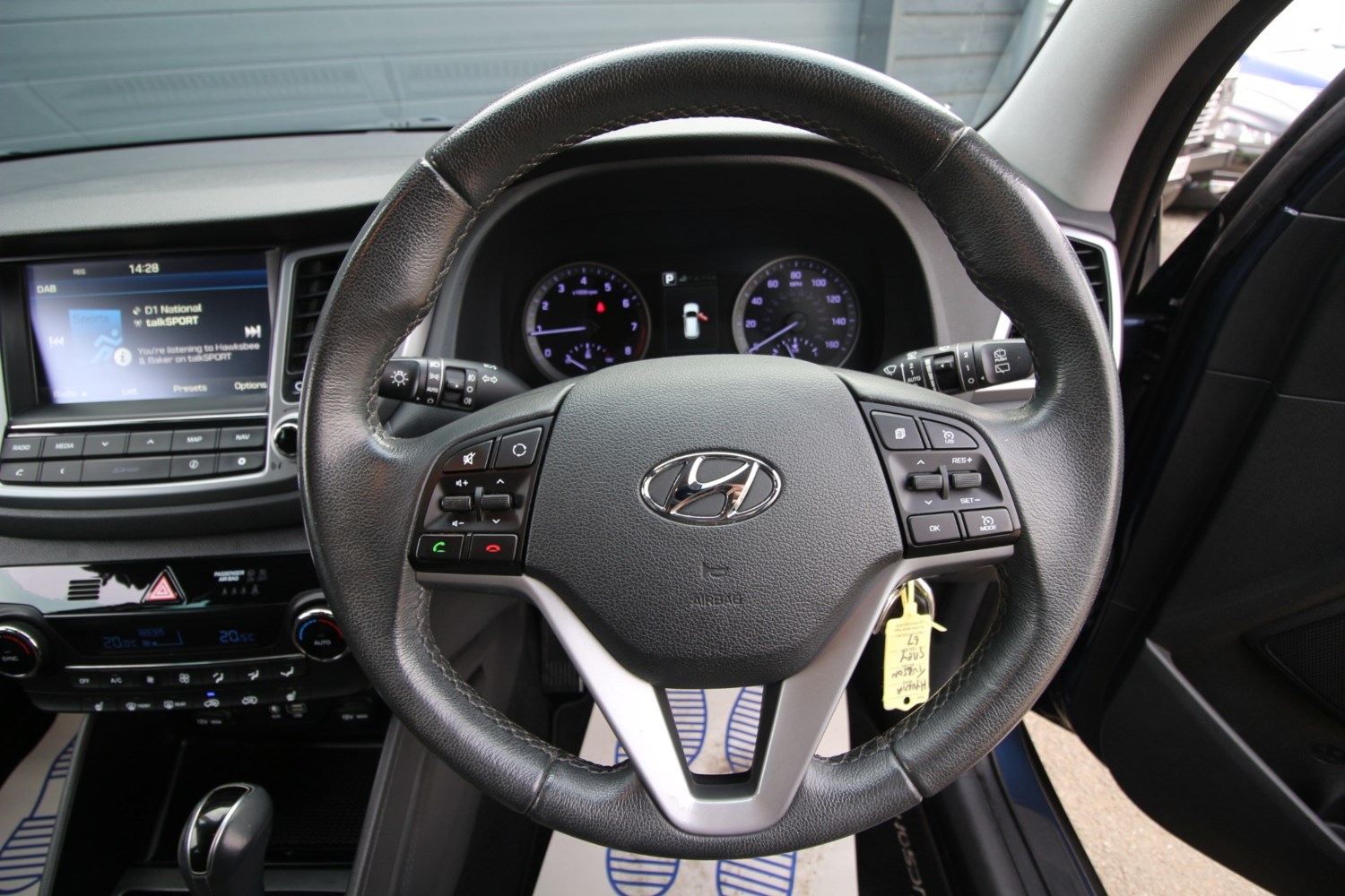 Hyundai TUCSON Listing Image