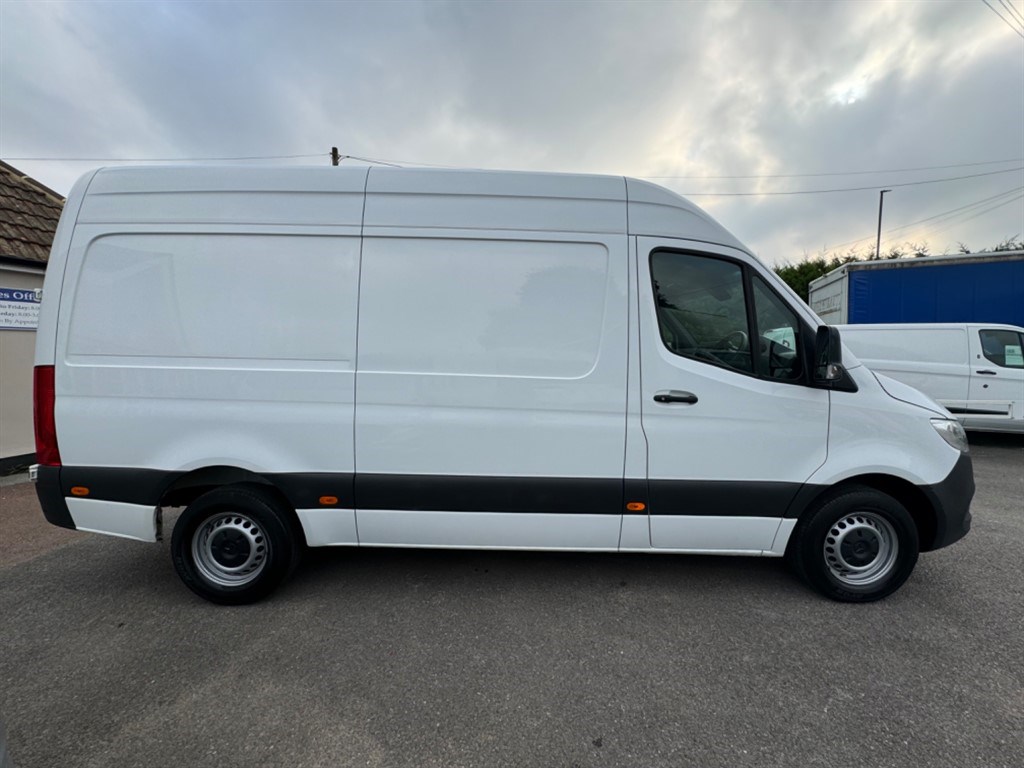 Mercedes-Benz Sprinter Listing Image