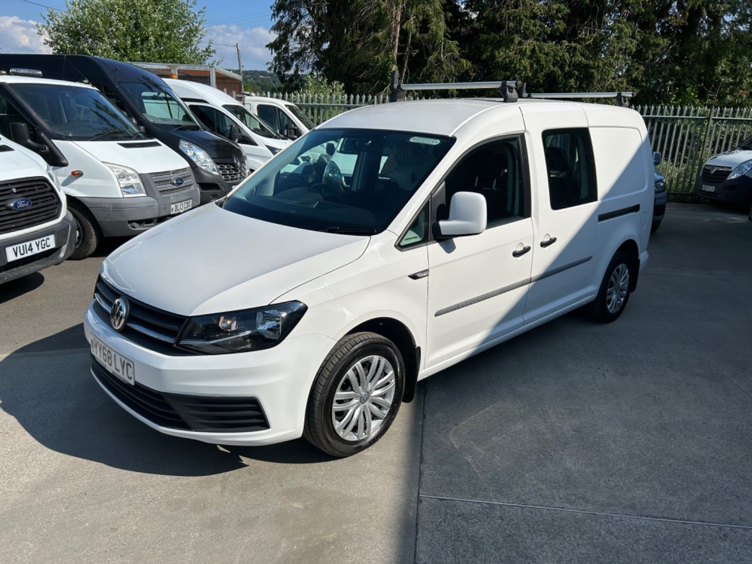 Volkswagen Caddy Maxi Listing Image