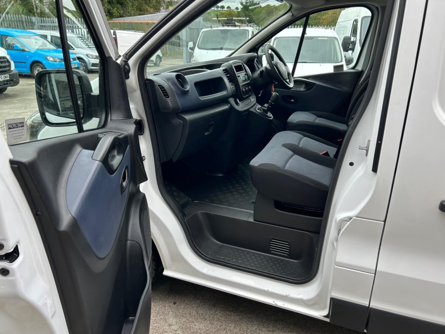 Vauxhall Vivaro Listing Image