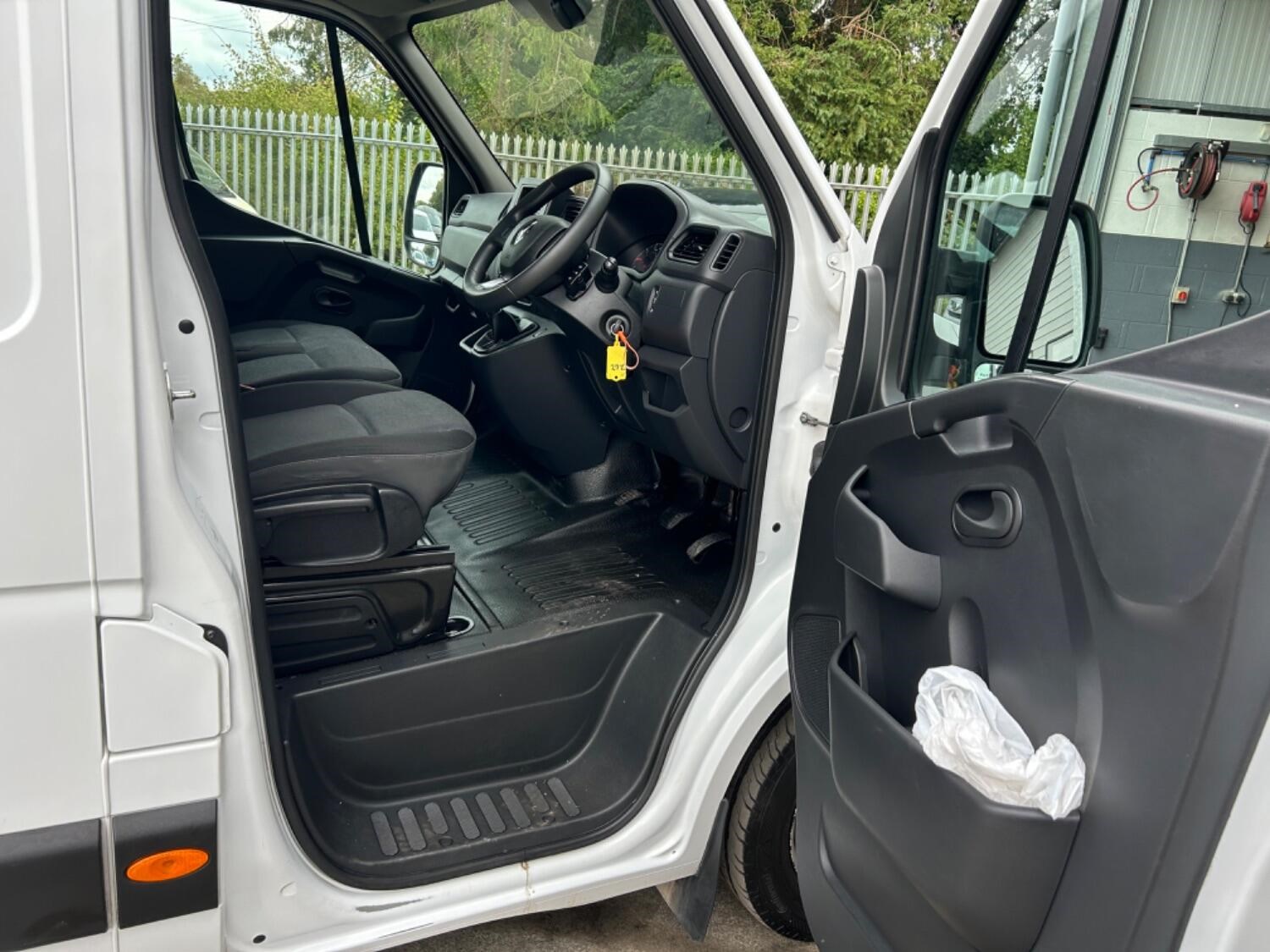 Renault Master Listing Image