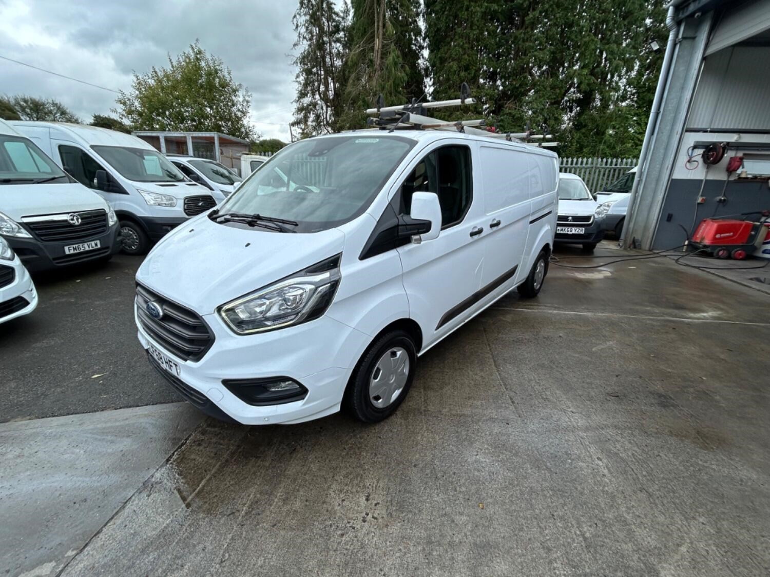 Ford Transit Custom Listing Image