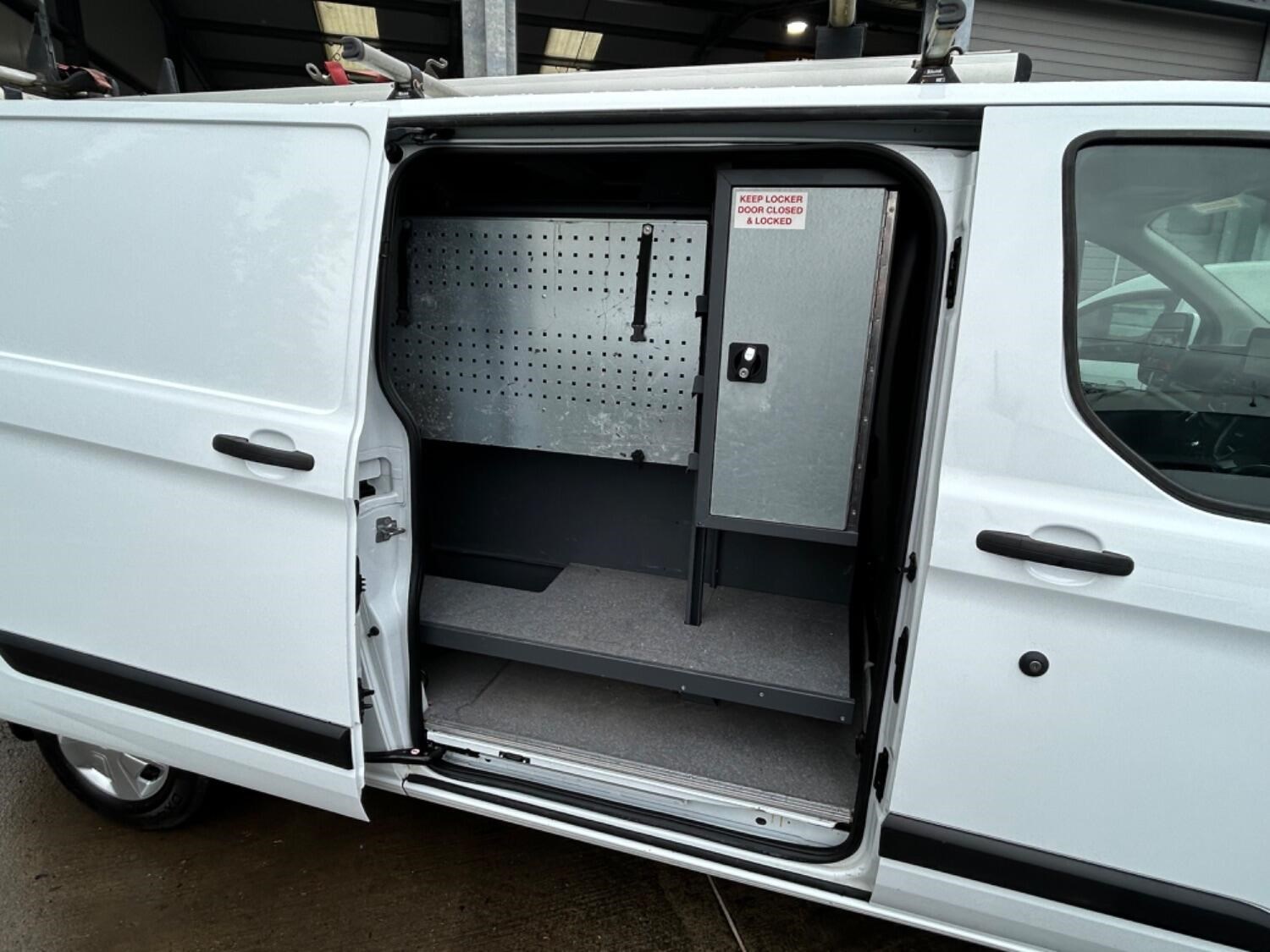 Ford Transit Custom Listing Image