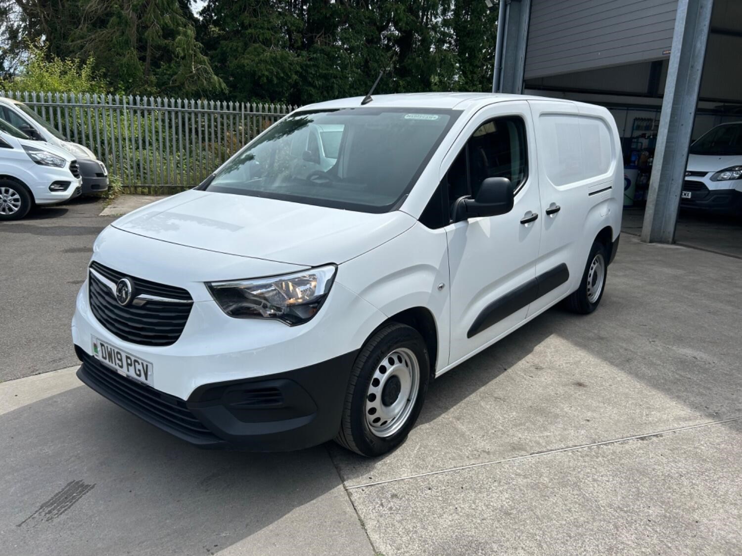 Vauxhall Combo Listing Image