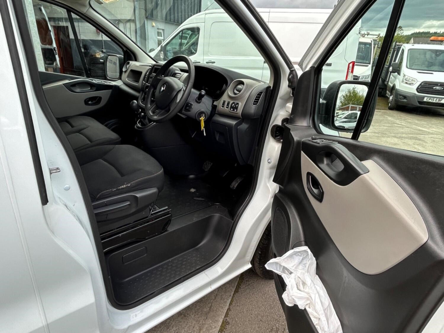 Renault Trafic Listing Image