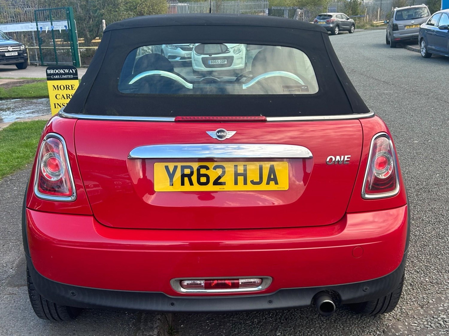 MINI Convertible Listing Image