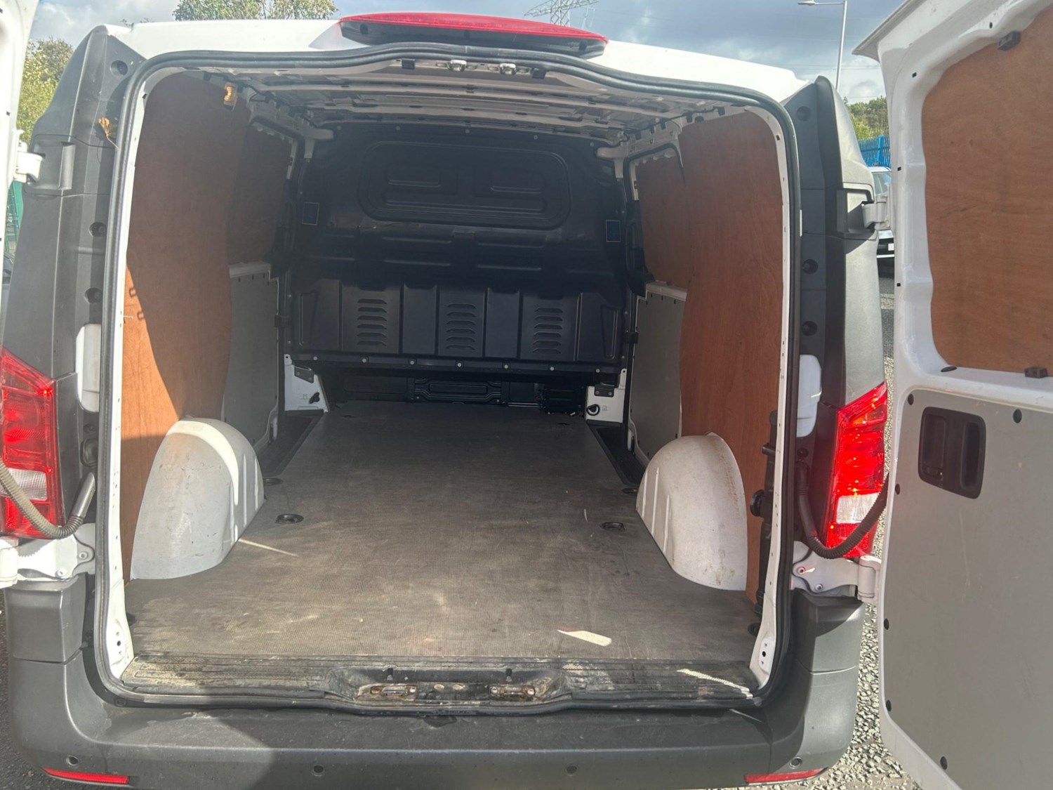 Mercedes-Benz Vito Listing Image