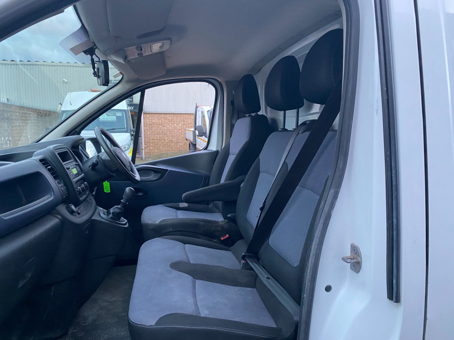 Vauxhall Vivaro Listing Image