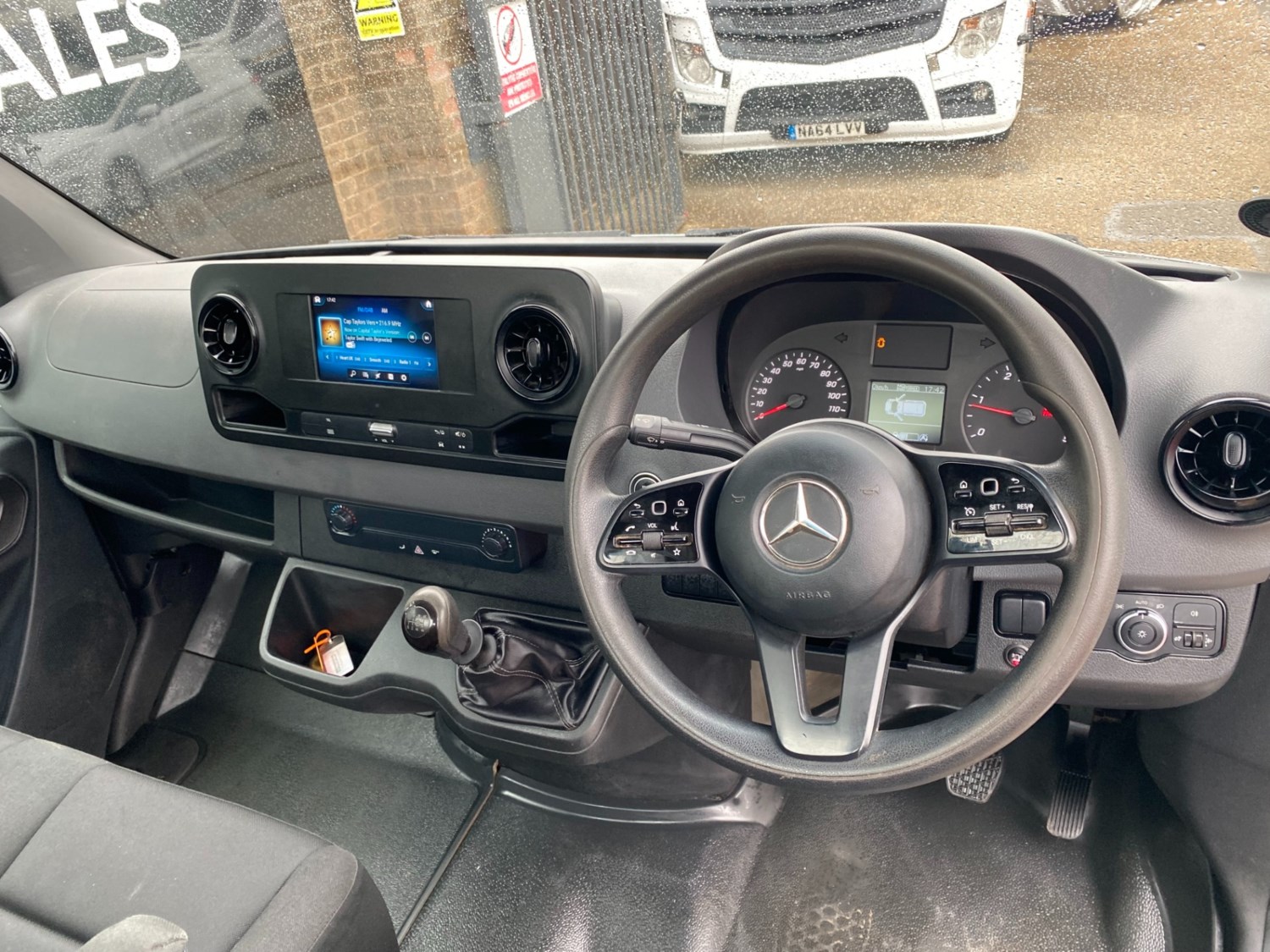 Mercedes-Benz Sprinter Listing Image