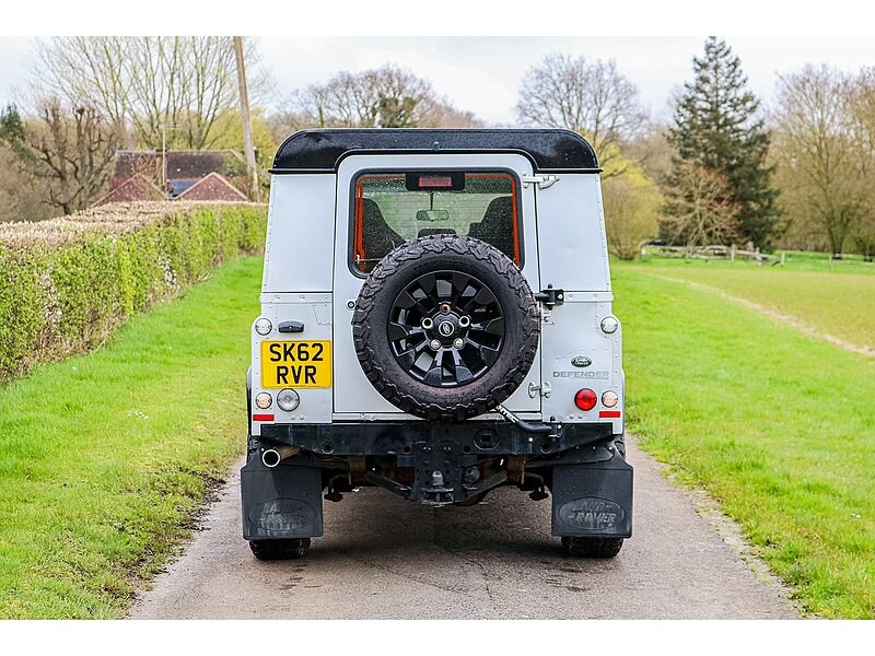 Land Rover Defender 110 Listing Image